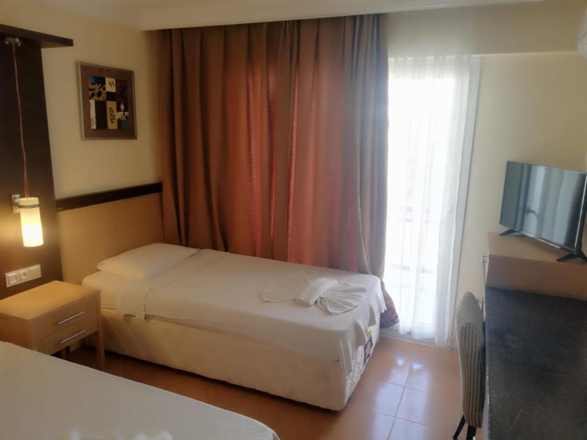 Hotel Santur Kuşadası Buitenkant foto